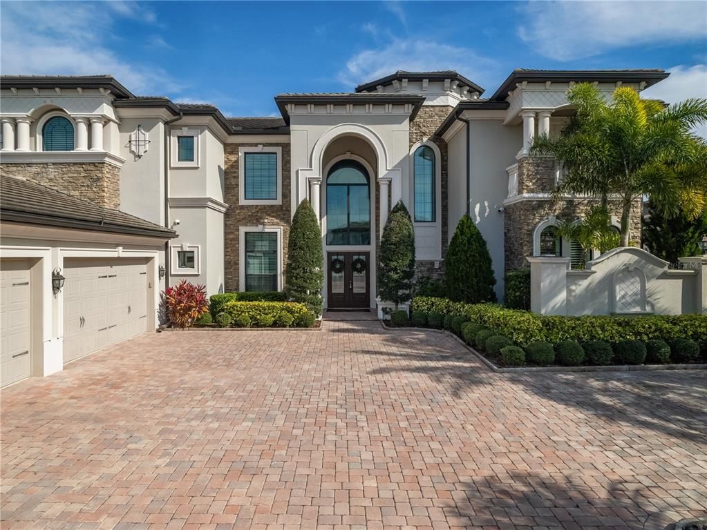 Attached, Exterior, Facade, Mediterranean