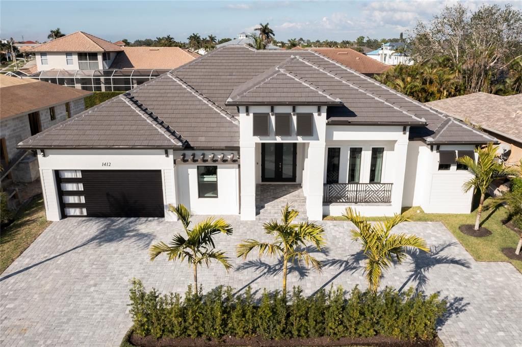 Attached, Exterior, Facade, Ranch