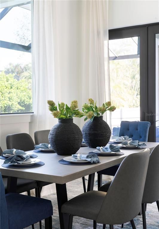 Dining room, Interior