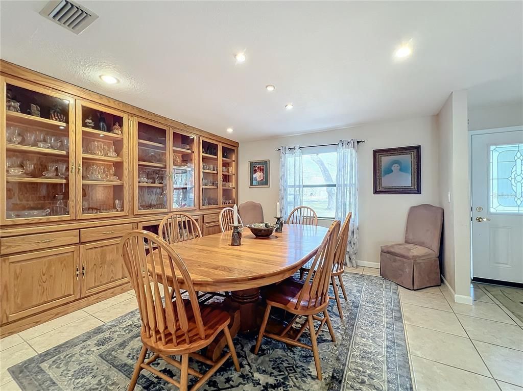 Dining room, Interior, Recessed Lighting
