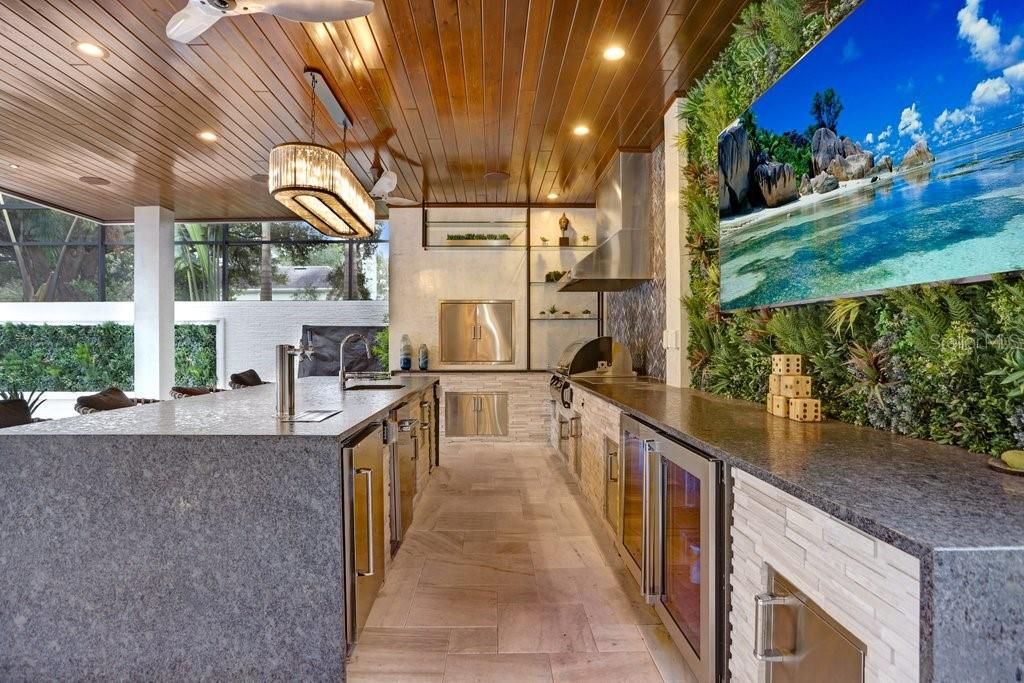 Exterior, Outdoor Kitchen