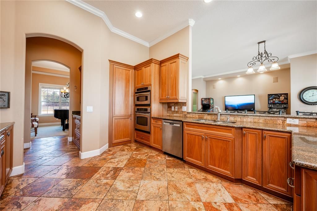 Chandelier, Interior, Kitchen, Recessed Lighting, Stainless Steel Appliances