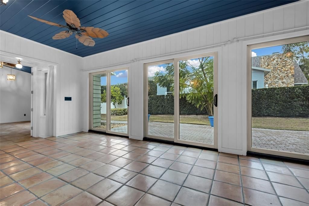 Empty room, Interior, Sun Room