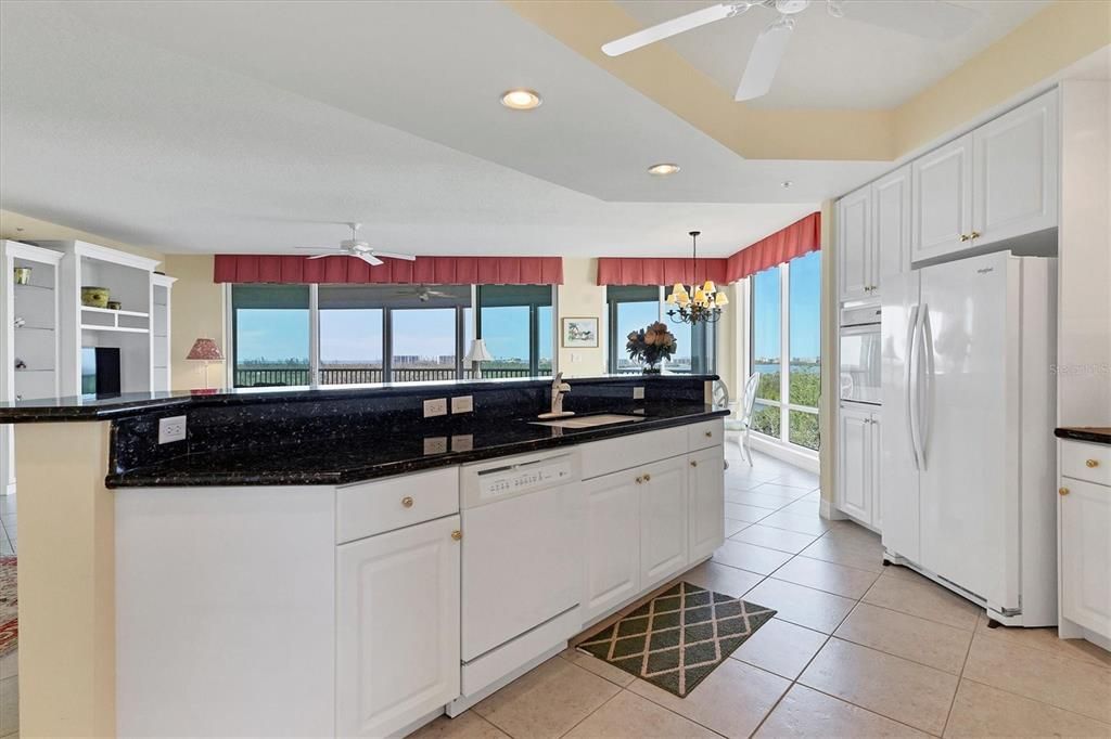 Chandelier, Interior, Kitchen, Recessed Lighting, Water