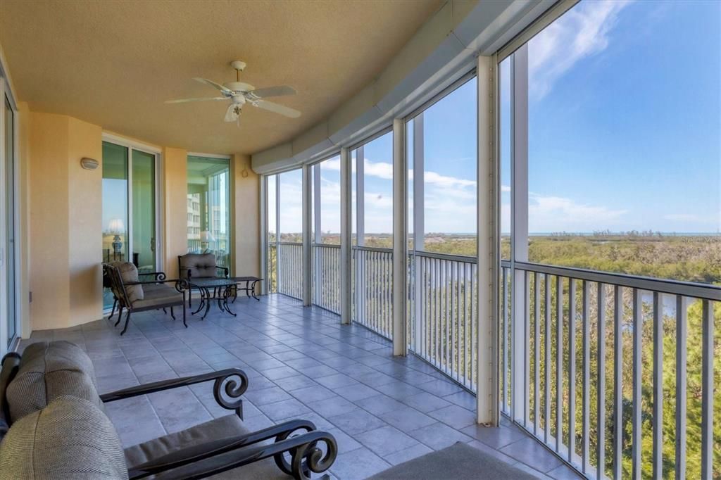Interior, Sun Room, Water