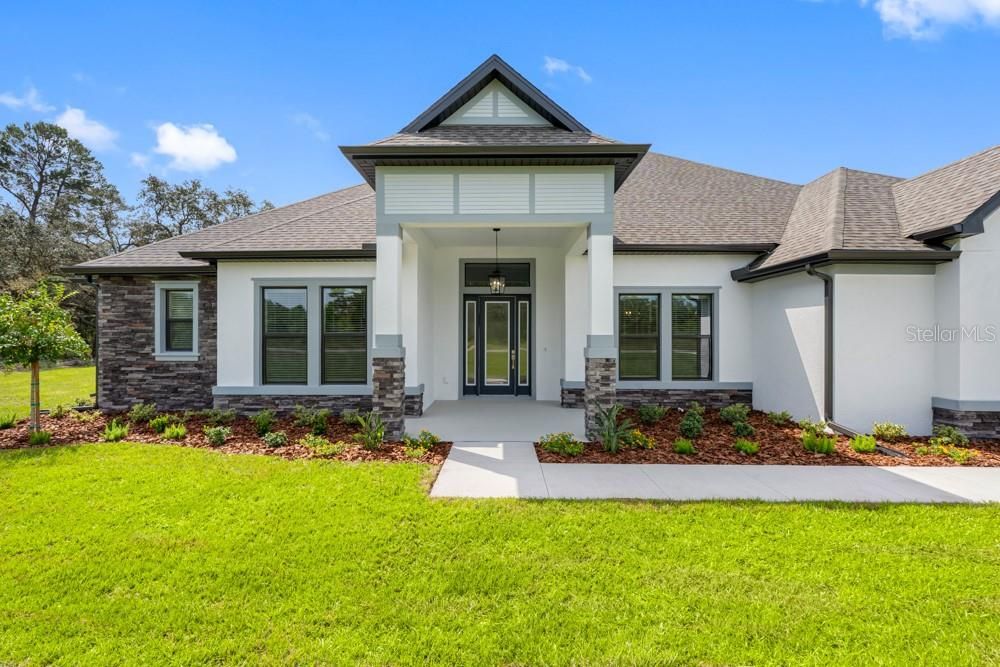Exterior, Facade, Farmhouse
