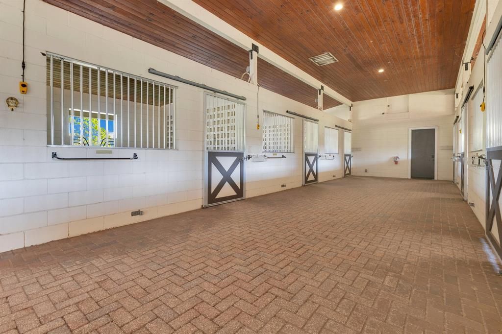 Empty room, Interior, Recessed Lighting, Wooden Ceilings