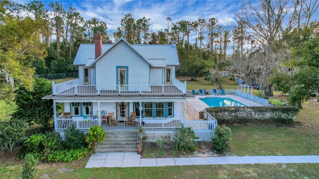 Backyard, Exterior, Facade, Pool, Farmhouse