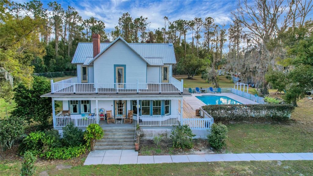 Backyard, Exterior, Facade, Pool, Farmhouse