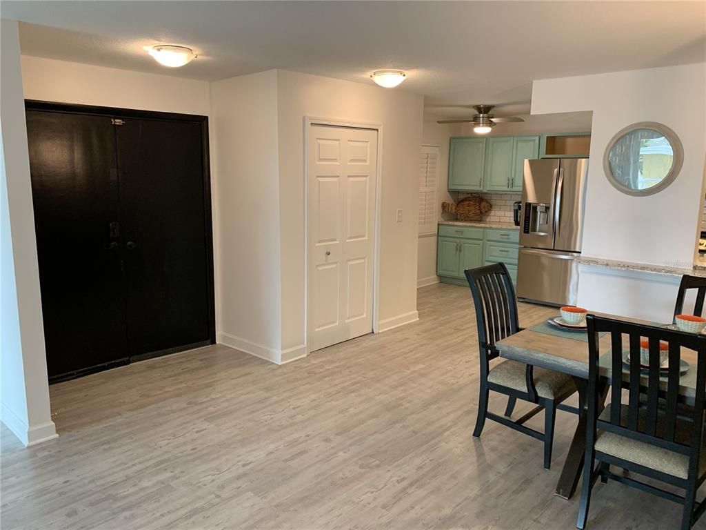 Dining room, Interior, Kitchen, Stainless Steel Appliances, Wood Texture Flooring