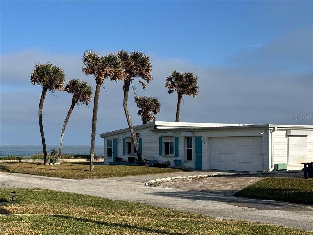 Attached, Exterior, Facade, Water, Ranch