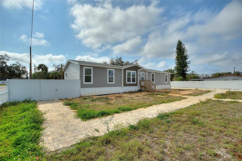 Backyard, Exterior