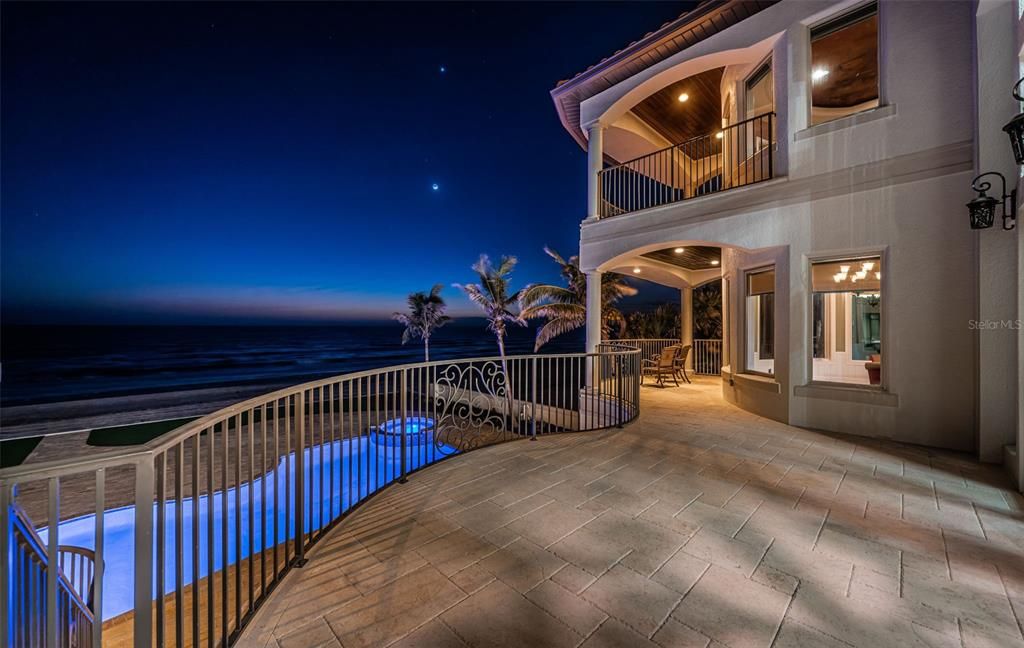 Exterior, Pool, Water