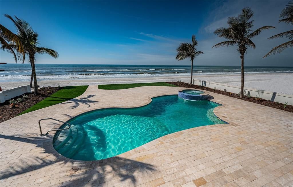 Exterior, Pool, Water