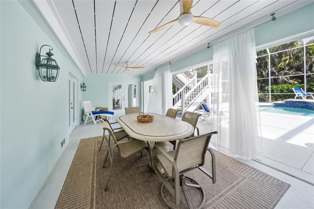 Dining room, Interior
