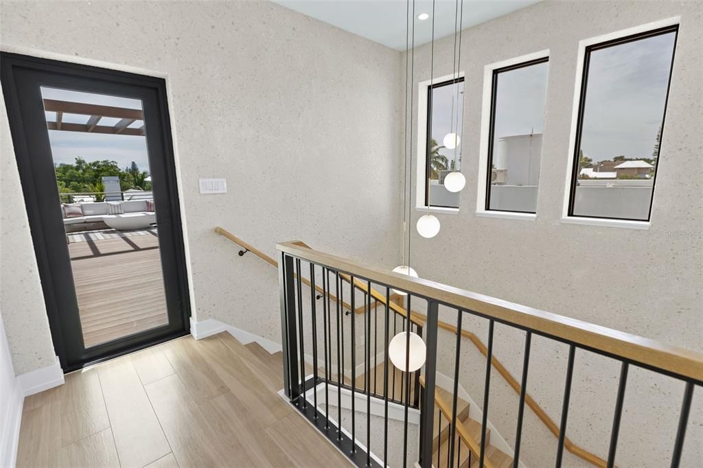 Interior, Pendant Lights, Recessed Lighting, Wood Texture Flooring