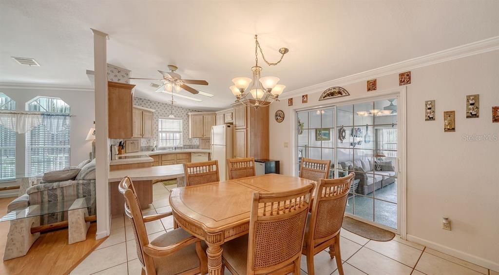 Chandelier, Dining room, Interior, Kitchen
