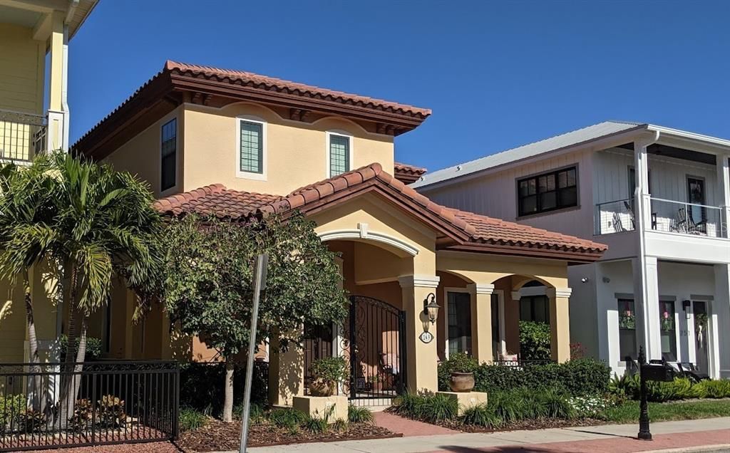 Exterior, Facade, Mediterranean