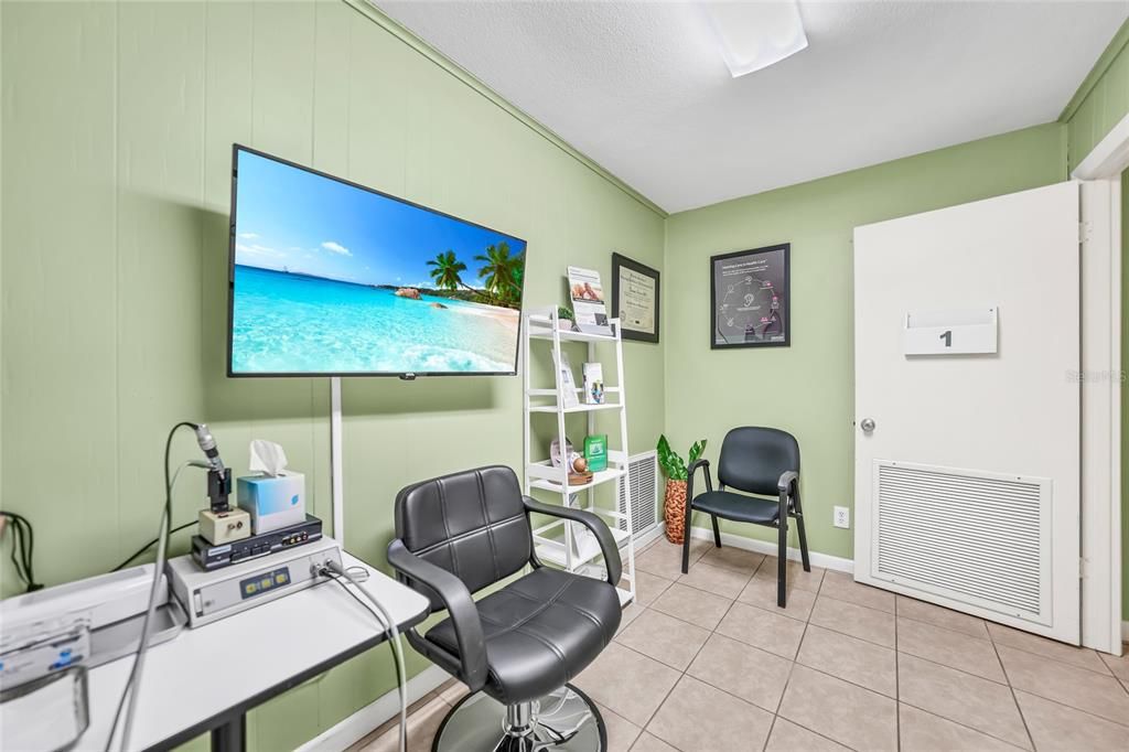 Home Office, Interior