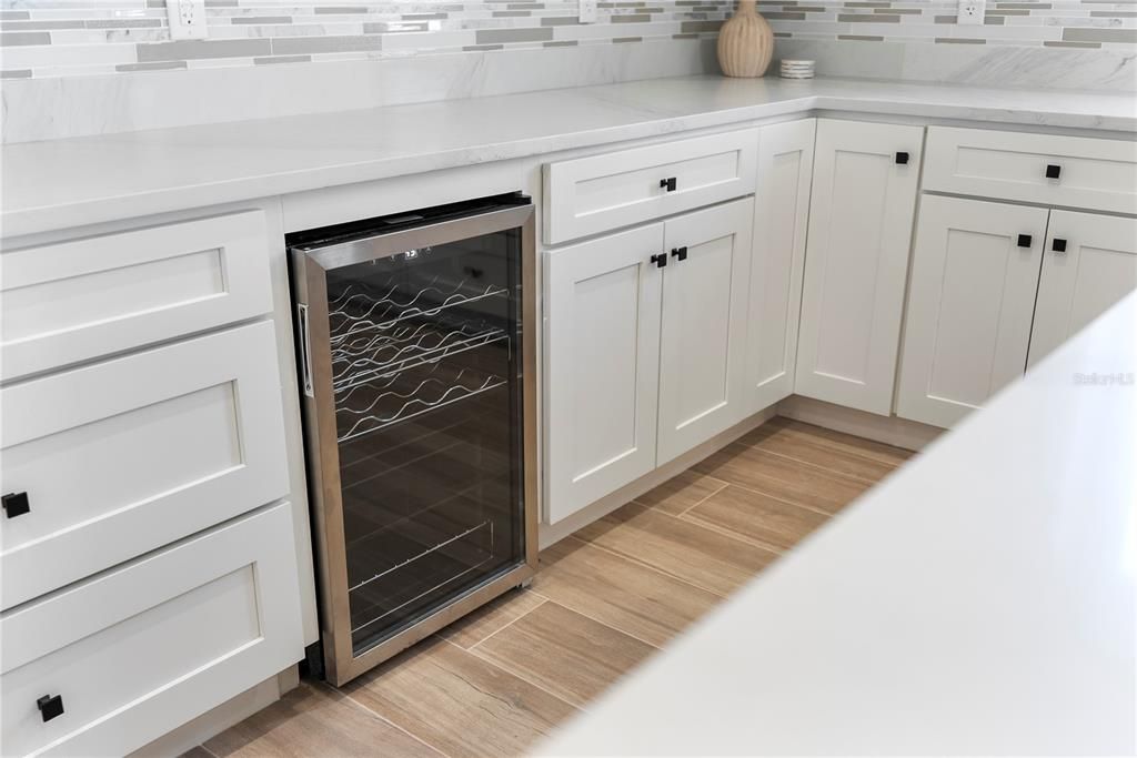 Interior, Stainless Steel Appliances, Wood Texture Flooring