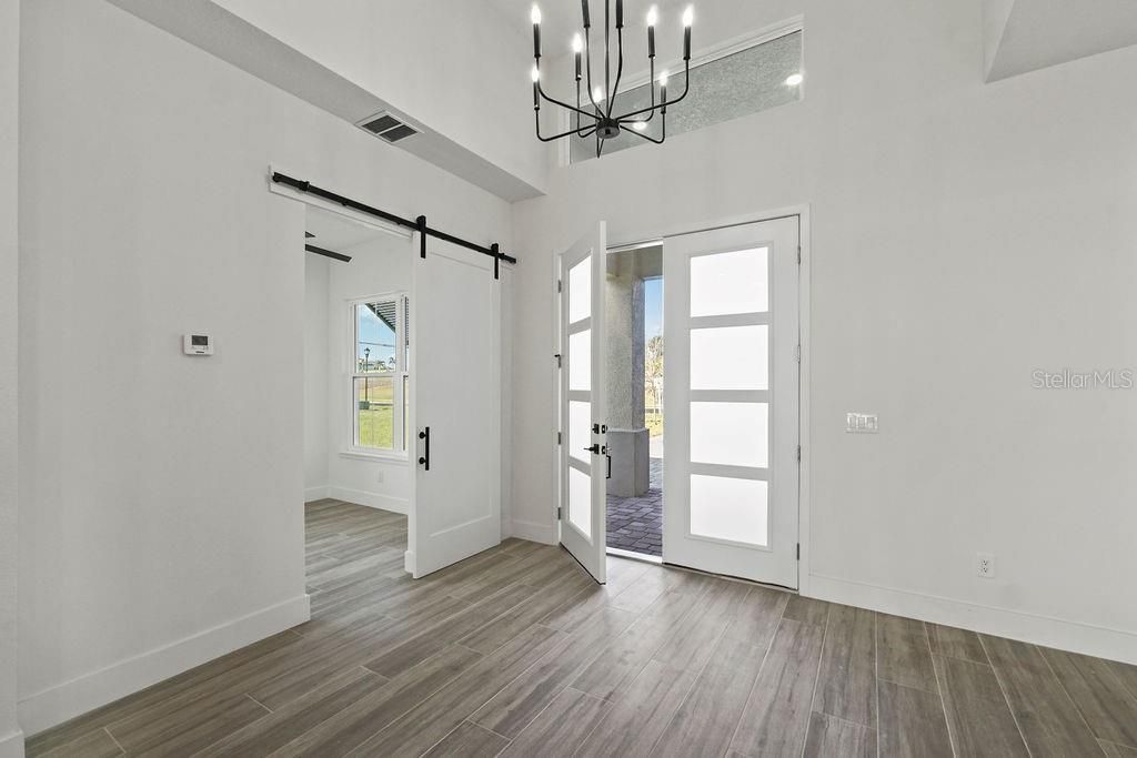 Empty room, Interior, Pendant Lights, Wood Texture Flooring