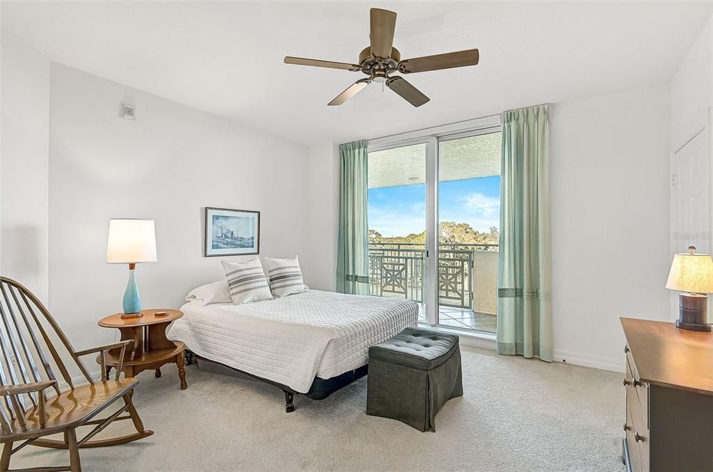 Bedroom, Interior, Water