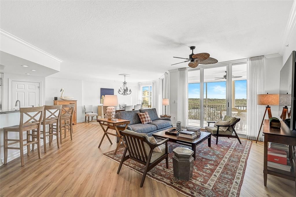 Chandelier, Dining room, Interior, Living room, Recessed Lighting, Wood Texture Flooring