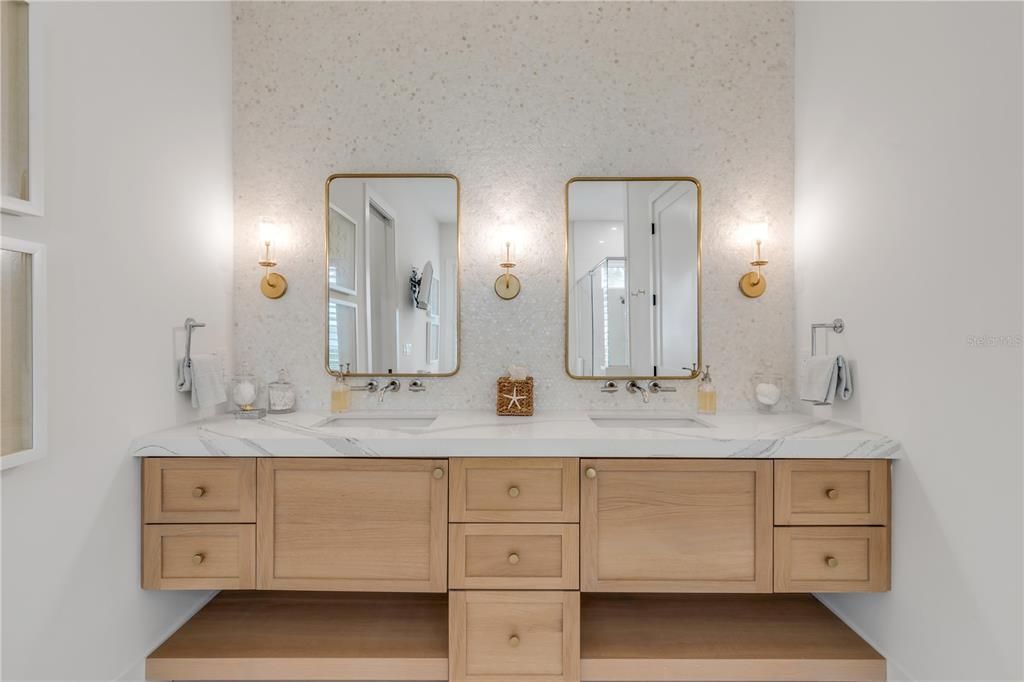 Bathroom, Dual Sink Vanities, Interior