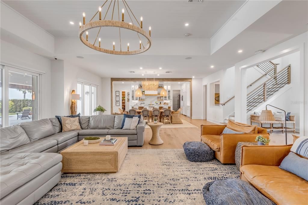 Chandelier, Dining room, Interior, Living room, Pendant Lights, Recessed Lighting, Wood Texture Flooring