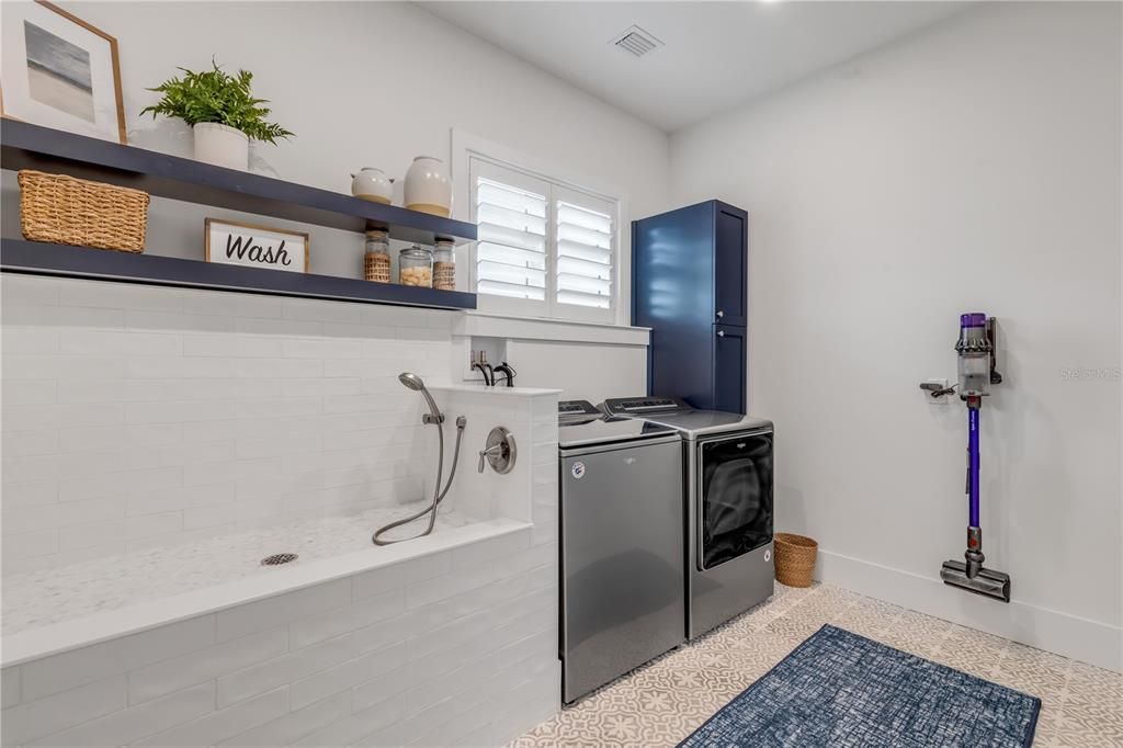Interior, Washer