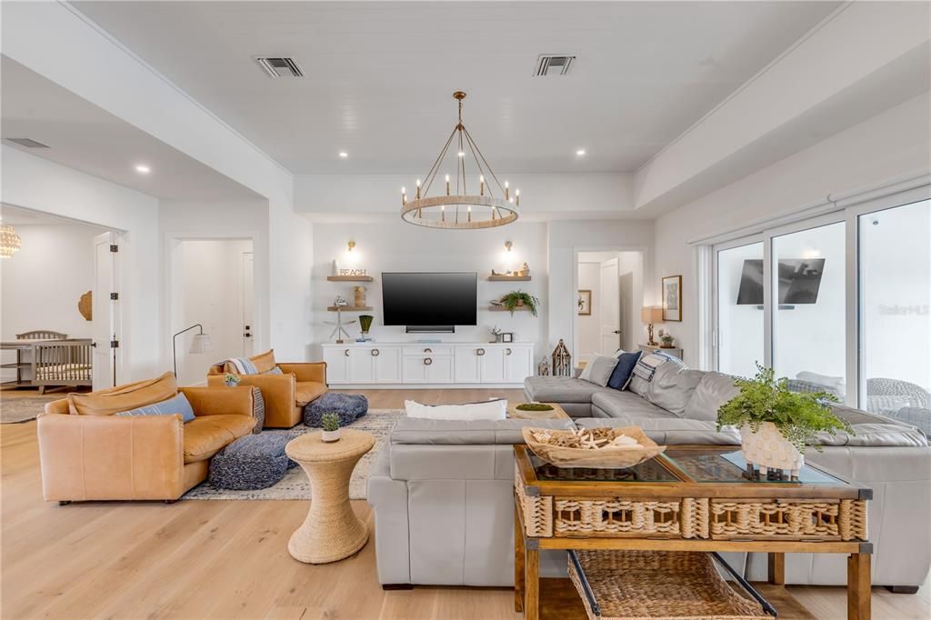 Chandelier, Interior, Living room, Recessed Lighting, Wood Texture Flooring