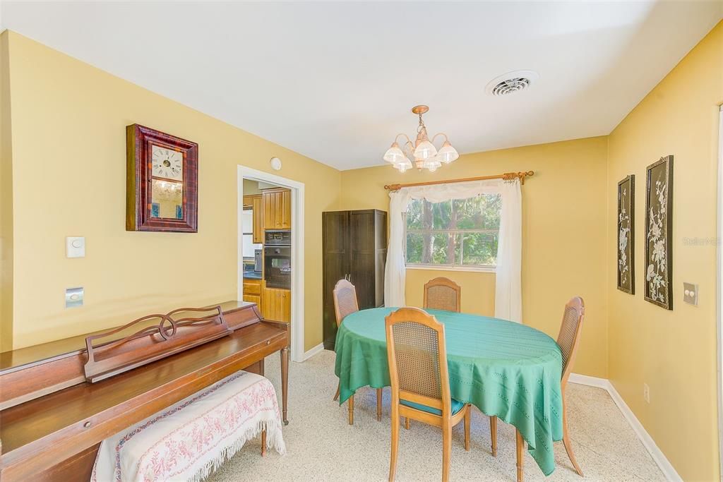 Chandelier, Dining room, Interior