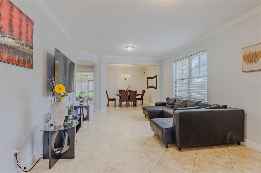 Chandelier, Dining room, Interior, Living room