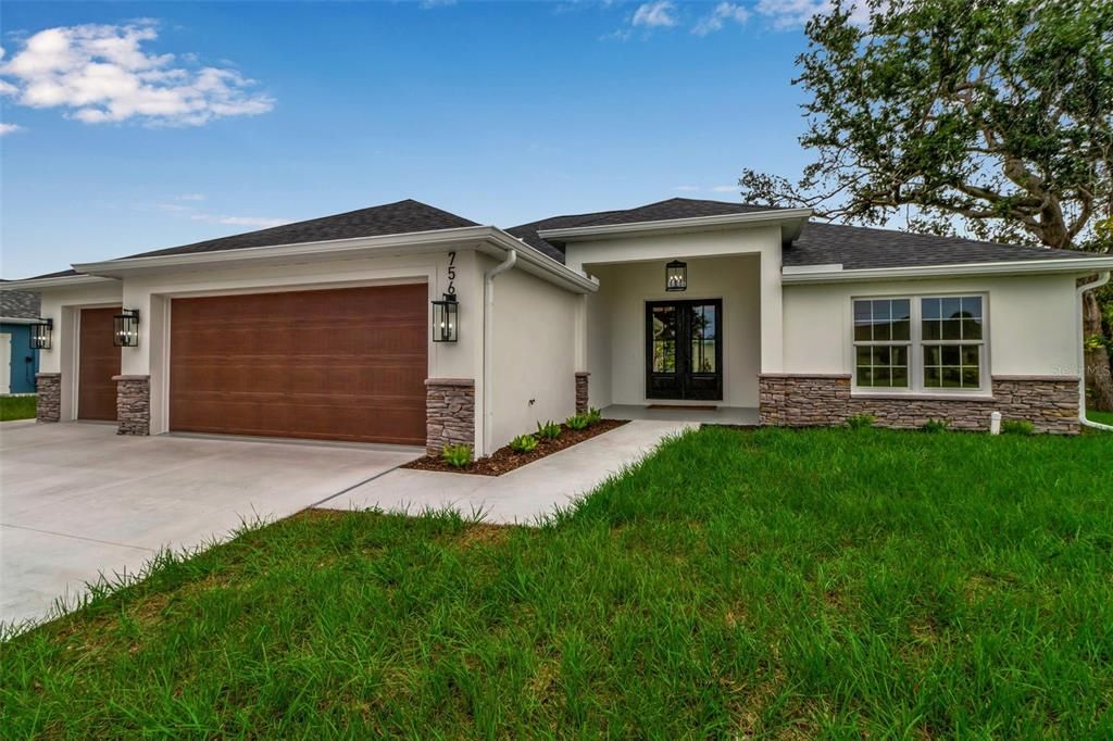 Attached, Exterior, Facade, Ranch