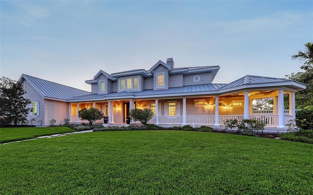 Backyard, Exterior, Facade, Farmhouse