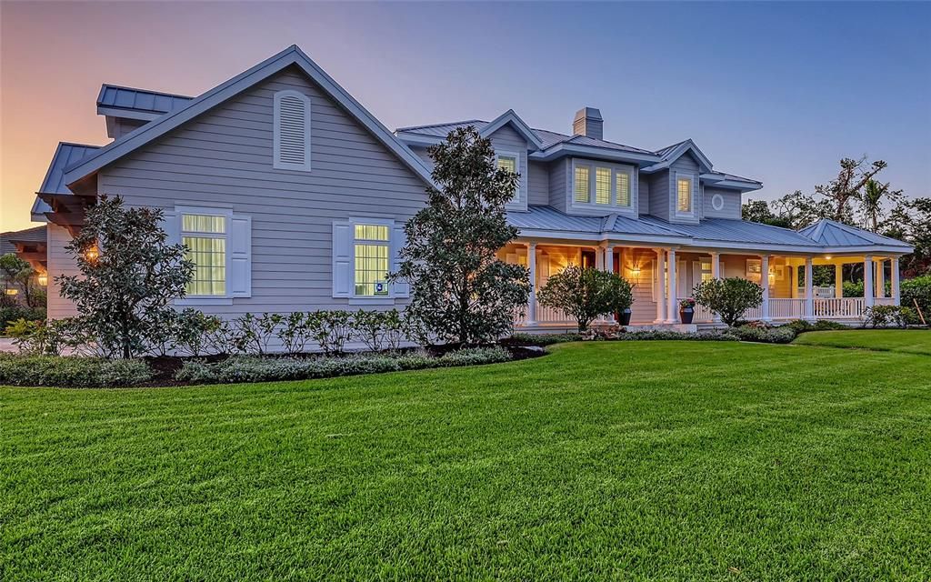 Backyard, Exterior, Facade, Farmhouse