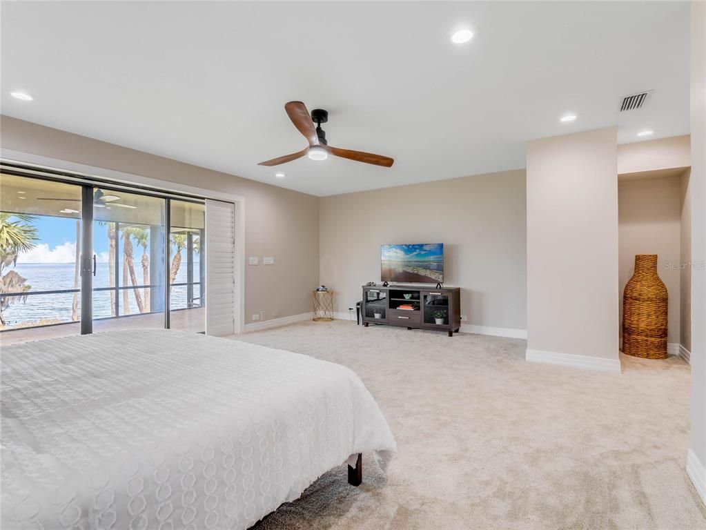 Bedroom, Interior, Recessed Lighting, Water