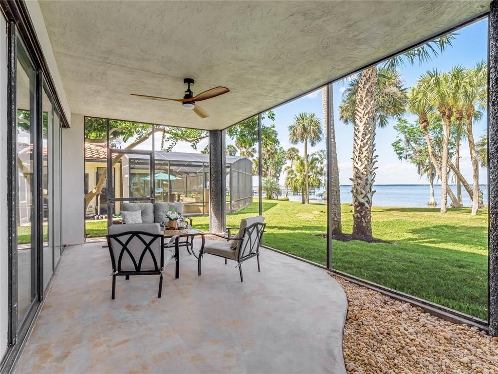 Interior, Sun Room, Water