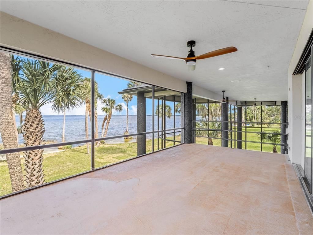 Interior, Sun Room, Water
