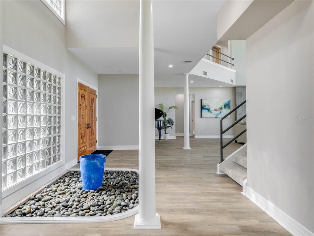 Interior, Recessed Lighting, Wood Texture Flooring