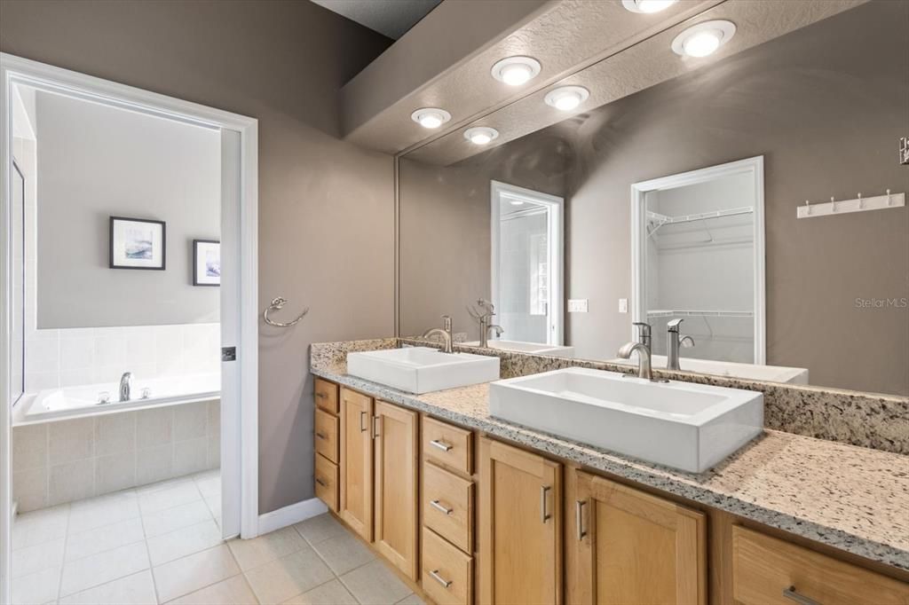 Bathroom, Dual Sink Vanities, Interior, Recessed Lighting