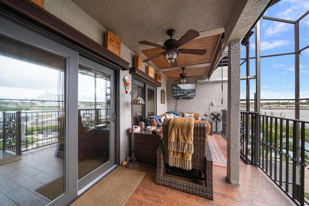 Glass Ceilings, Interior, Sun Room, Water, Wood Texture Flooring