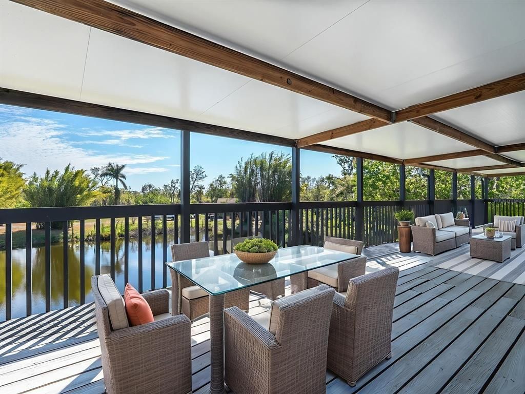 Interior, Sun Room, Water, Wood Texture Flooring