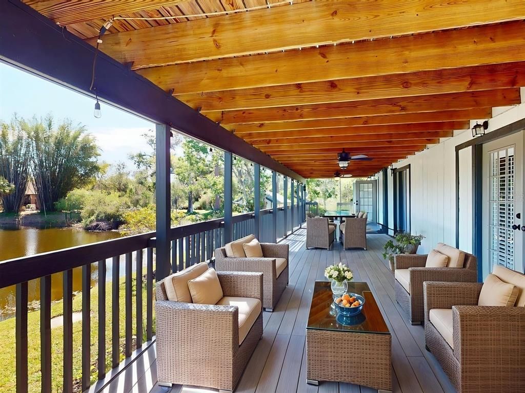 Exterior, Interior, Living room, Water, Wooden Beams, Wooden Ceilings