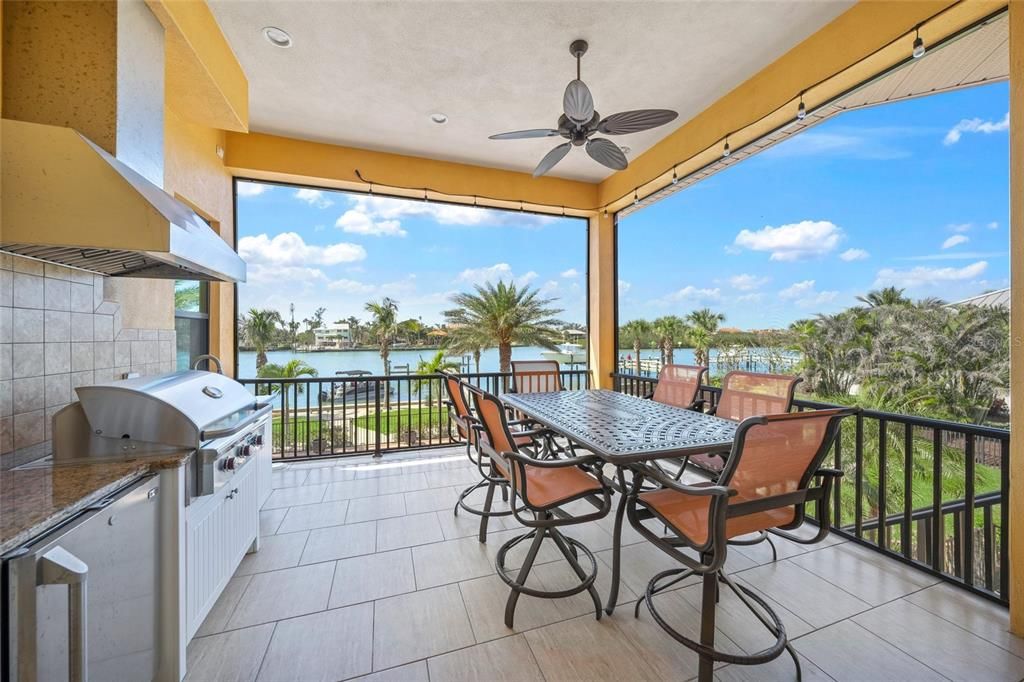 Exterior, Outdoor Kitchen, Water