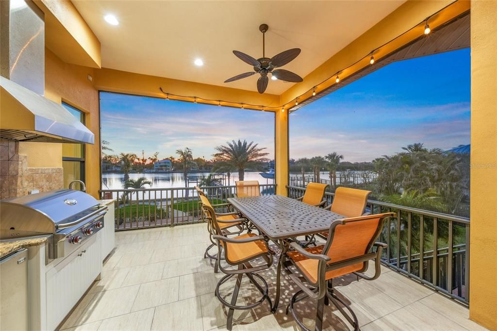 Exterior, Outdoor Kitchen, Recessed Lighting, Water