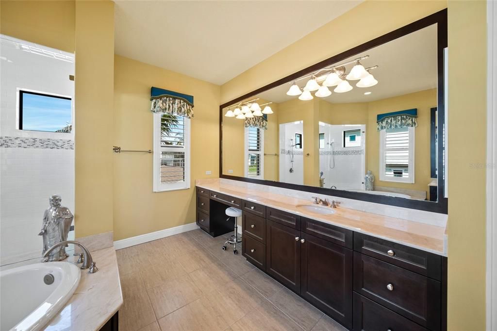 Bathroom, Dual Sink Vanities, Interior