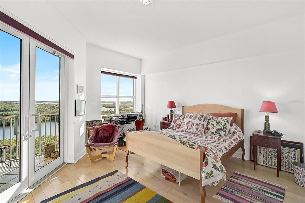 Bedroom, Interior, Water, Wood Texture Flooring