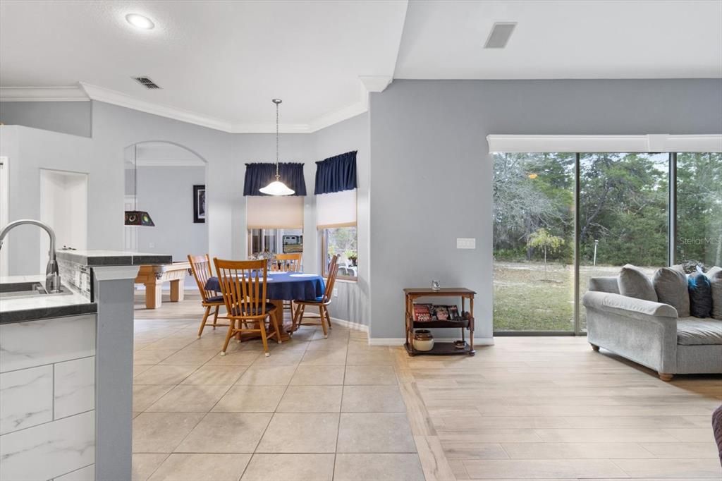 Dining room, Interior, Pendant Lights, Recessed Lighting