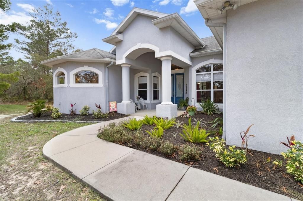 Exterior, Facade, None